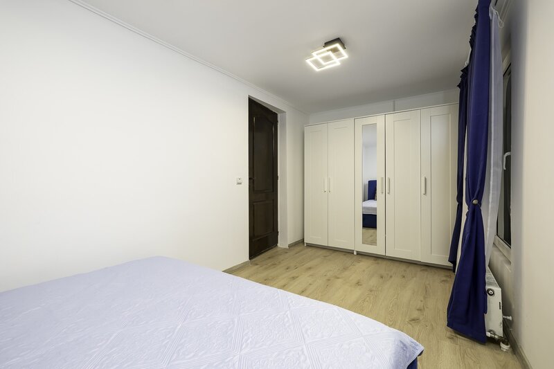 Sector 3, zona Piata Muncii, spital Victor Babes.