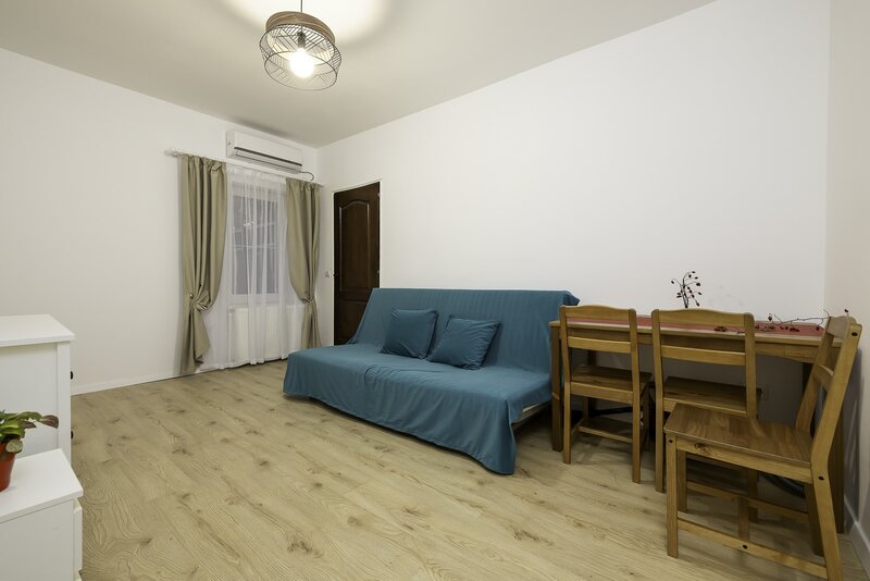 Sector 3, zona Piata Muncii, spital Victor Babes.